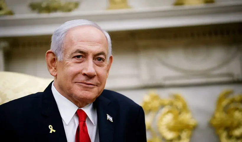 WASHINGTON, DC - APRIL 07: Israeli Prime Minister Benjamin Netanyahu attends a meeting with U.S. President Donald Trump in the Oval Office of the White House on April 7, 2025 in Washington, DC. President Trump is meeting with Netanyahu to discuss ongoing efforts to release Israeli hostages from Gaza and newly imposed U.S. tariffs. (Photo by Kevin Dietsch/Getty Images)